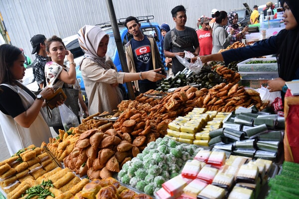  Tiga Masakan Paling Laris di Pasar Takjil Benhil