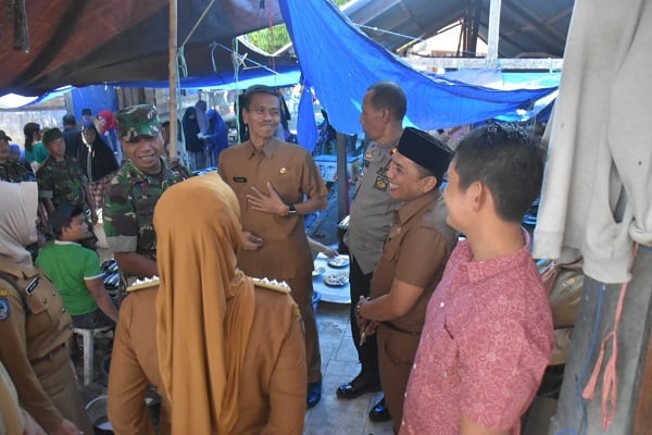  Sidak di Pasar Sabbang, Wabup Thahar Harap Ketersediaan Sembako Tetap Aman