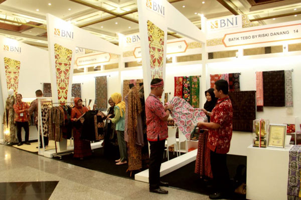  Lima Mitra Binaan BNI Ramaikan Gelar Batik Nusantara 2019