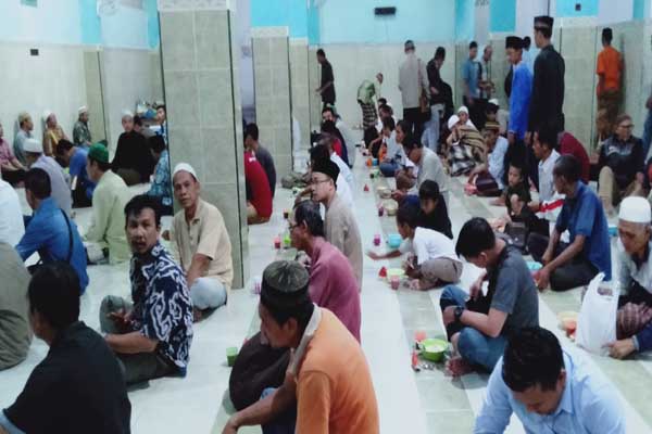 Menikmati Sajian Khas Bubur India Asli Masjid Pekojan Semarang