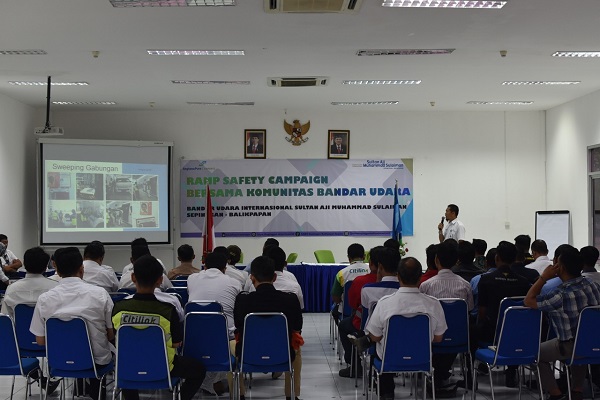  PT Angkasa Pura I (Persero) Balikpapan Gelar Ramp Safety Campaign Bersama Komunitas Bandara