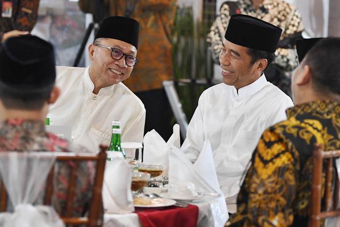  Presiden Jokowi dan Zulkifli Hasan Buka Puasa Bersama
