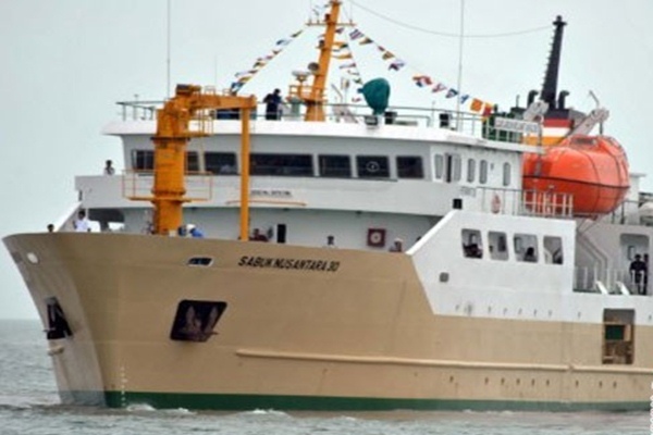  Antisipasi Lebaran, Menhub Serahkan 2 Kapal Rede ke Pelni di Sumenep
