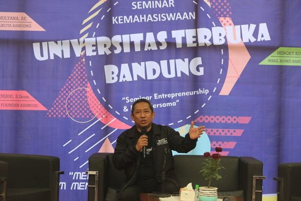  Pemkot Bandung Ajak Mahasiswa Berani Berwirausaha