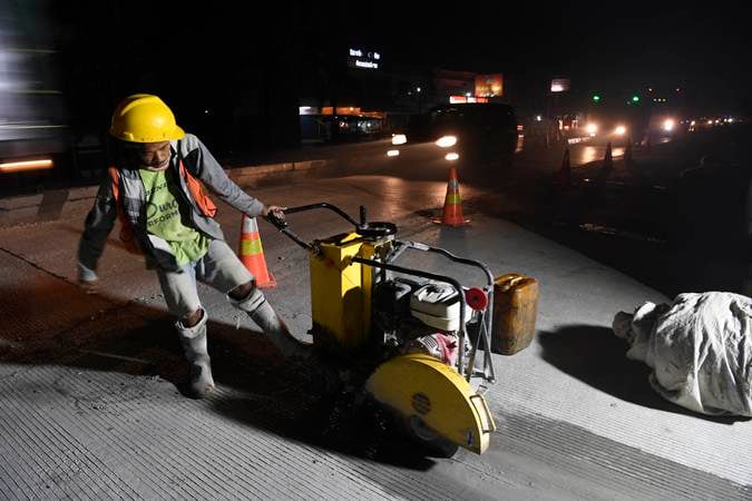  Kerusakan Jalan Trans Kalimantan Diperbaiki