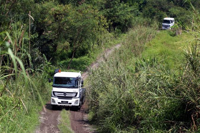  Uji Kendaraan Truk Mercedes-Benz Axor