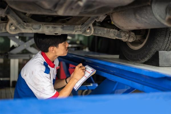  MUDIK LEBARAN : 11 Bagian Penting Mobil Perlu Diperiksa