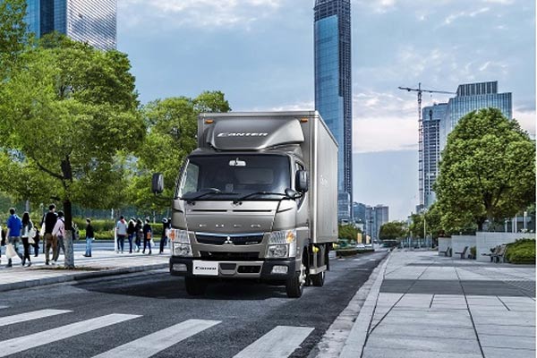  Mitsubishi Fuso Luncurkan Model 2019 Truk Ringan Canter, Usung Fitur Canggih