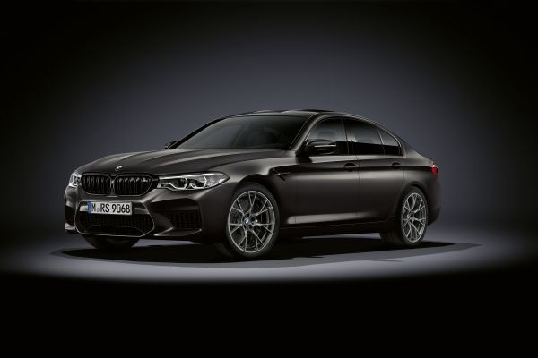  BMW M5 Edisi 35 Tahun : Performa Maksimal, Gaya Eksklusif