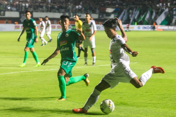  Pemain Asing PSS Sleman Jenguk Korban Kericuhan, Janji Berikan Kemenangan