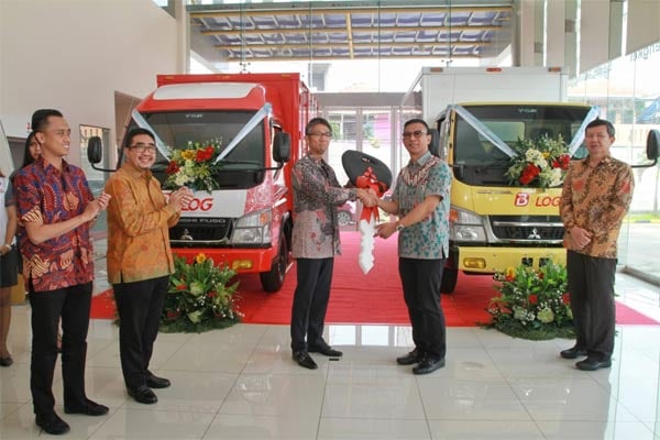  Dukung Bengkel Armada, Mitsubishi Fuso Serahkan 2 Unit MWS ke B-Log