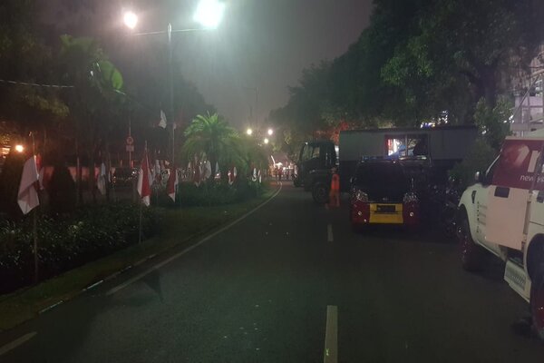  Jelang Rekapitulasi Final Pemilu, Polisi Tutup Jalan Sekitar Gedung KPU RI