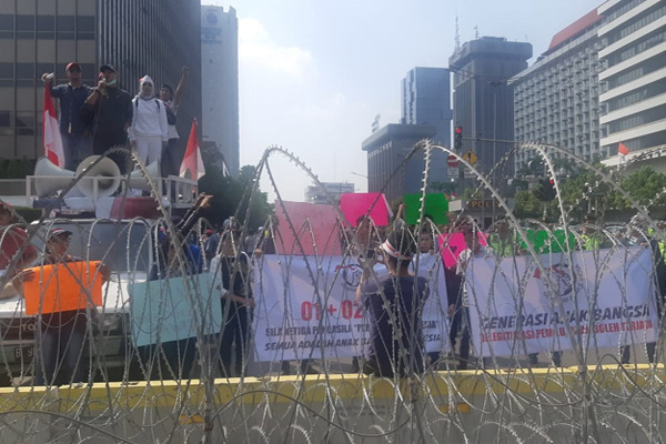  Massa Aksi Terpecah, Kubu Penolak vs Kubu Penerima Hasil Pemilu