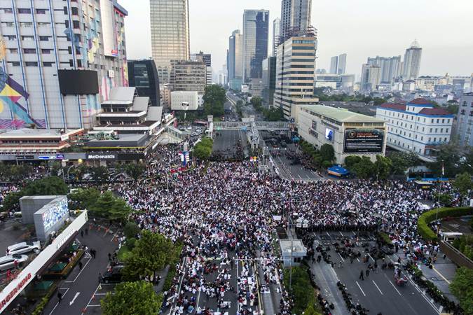  Aksi Damai di Depan Kantor Bawaslu