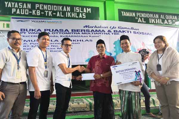  WOM Finance Beri Bantuan ke Masjid dan Anak Yatim di Semarang
