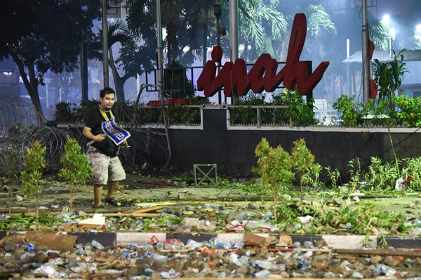  Kisah Evakuasi Restoran dan Kendaraan Bermotor di Tengah Kerusuhan 22 Mei