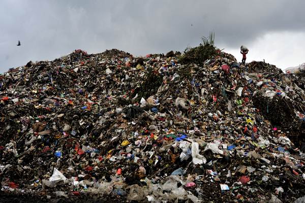  KLHK Segel 4 Lokasi Penimbunan Sampah Ilegal di Bogor