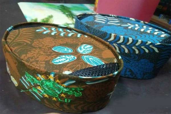  Jelang Lebaran, Songkok Batik Tulis Madura Laris Manis