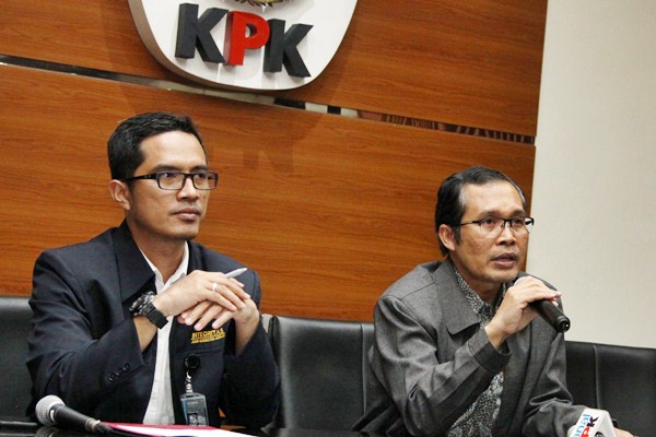  Suap Izin Tinggal : Modus Baru Negosiasi hingga Uang Suap Dibuang ke Tong Sampah