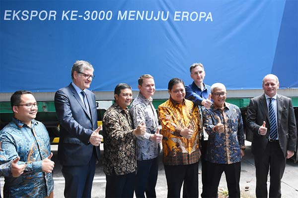  KINERJA EKSPOR DAN IMPOR : Menyingkap Pelebaran Defisit Perdagangan