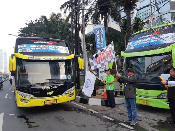  Surveyor Indonesia Berangkatkan 8 Bus untuk BUMN Mudik Bareng 2019