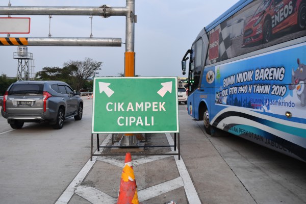  JELAJAH LEBARAN JAWA-BALI 2019 : GT Cikampek Utama Operasikan 28 Gardu Tol, Optimalkan One Way