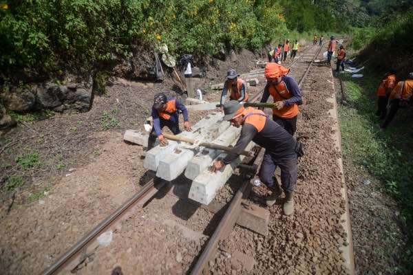  Perbaikan Rel di Nagreg Belum Rampung, Kecepatan Kereta Lintas Selatan Terbatas