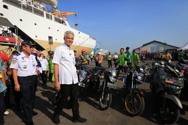  Ribuan Pemudik Asal Jateng Tiba di Pelabuhan Tanjung Emas
