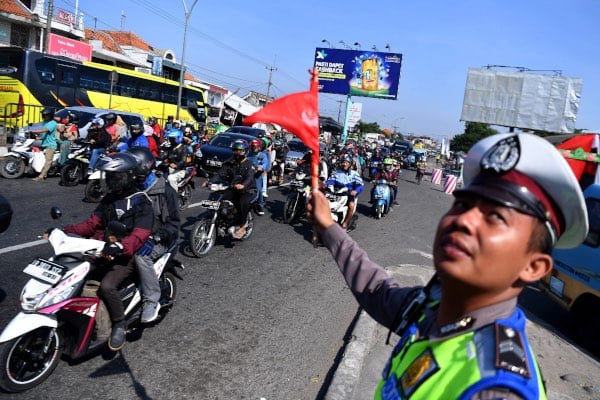  JELAJAH LEBARAN JAWA–BALI 2019 : Pemudik Bersepeda Motor Makin Ramai pada Malam Hari