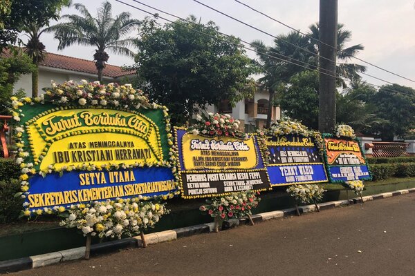  Ferdinand Hutahahean dan Irjen Pol Gatot Eddy Pramono ke Cikeas