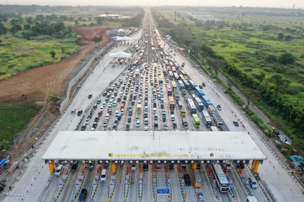  JELAJAH LEBARAN JAWA BALI 2019: Jelang Lebaran, Lebih dari 430 Ribu Kendaraan Lewati Gerbang Tol Cikampek