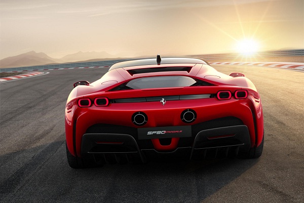  Ini Mobil Terbaru Ferrari yang Dibanderol Rp20 Miliar