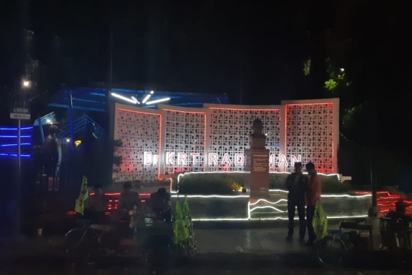  JELAJAH LEBARAN JAWA-BALI 2019: Menikmati Malam di Alun-Alun Ngawi