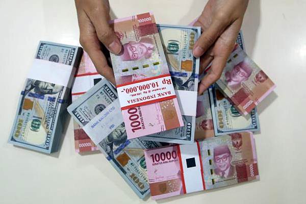  Dolar AS Stabil, Rupiah Berhasil Ditutup Menguat Tipis