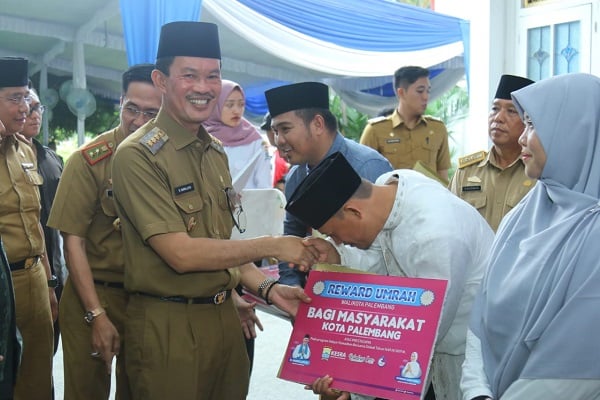  Rajin Sholat Subuh, Harnojoyo Berangkatkan 20 Orang Umroh