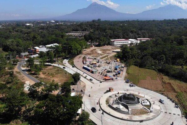  Jateng Menargetkan Pertumbuhan Ekonomi 7%, Begini Tantangannya