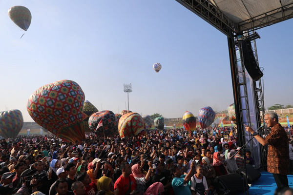  Parade 105 Balon Udara Meriahkan Langit Pekalongan