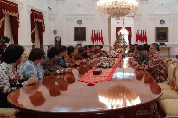  Di Depan Apindo, Presiden Jokowi Singgung Neraca Dagang dan Defisit Transaksi Perdagangan