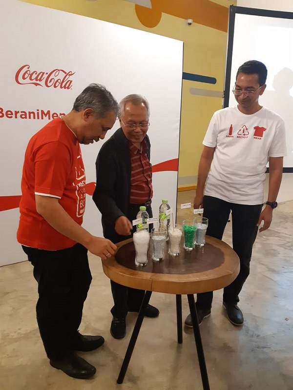  Kurangi Sampah Plastik, Kemasan Produk Coca Cola 100 Persen Dapat Didaur Ulang