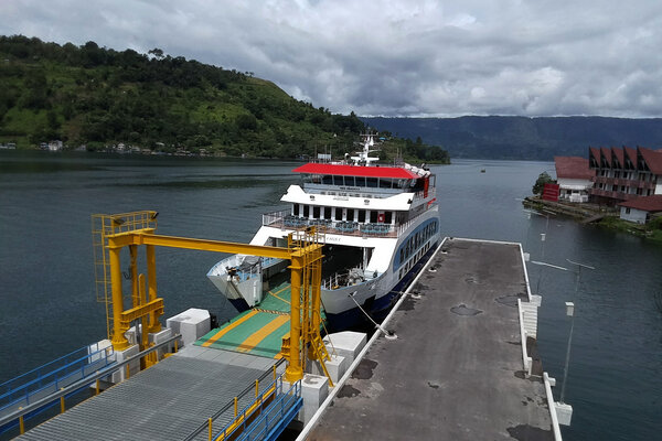  Sumut Lanjutkan Penertiban Keramba Jaring Apung di Danau Toba