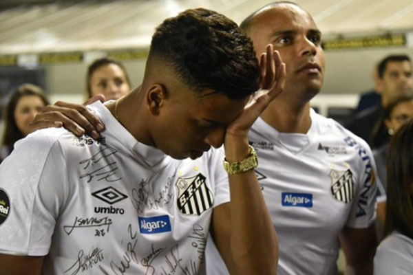  Rodrygo ke Real Madrid, Berurai Air Mata di Laga Terakhir di Santos