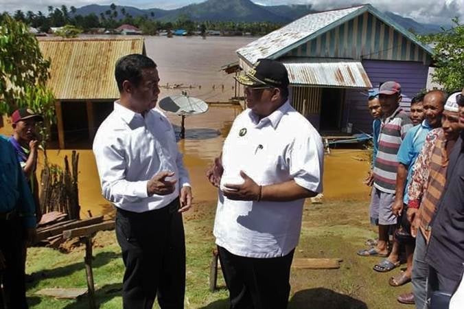  Menteri Pertanian Amran Sulaiman Bantu Korban Banjir Konawe Utara