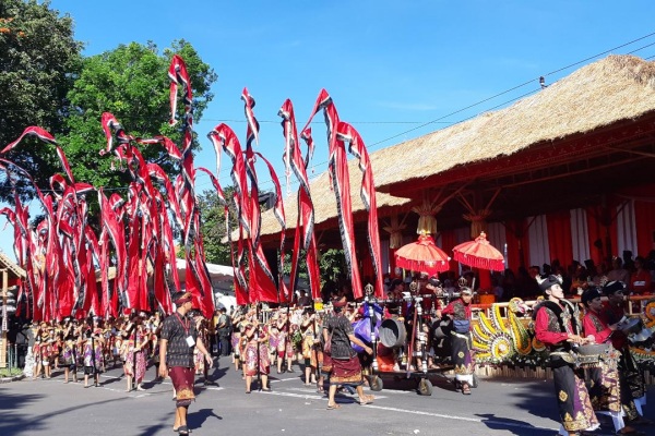  Presiden Jokowi Lepas Pawai Pesta Kesenian Bali