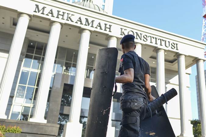  Pengamanan Gedung MK Jelang Sidang Lanjutan Perselisihan Pilpres 2019