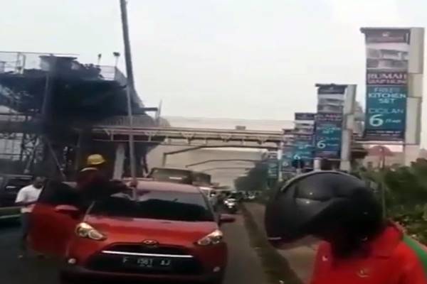  Viral Besi Timpa Mobil di Tol Cimanggis-Cibitung, Ini Penjelasan Pengelola