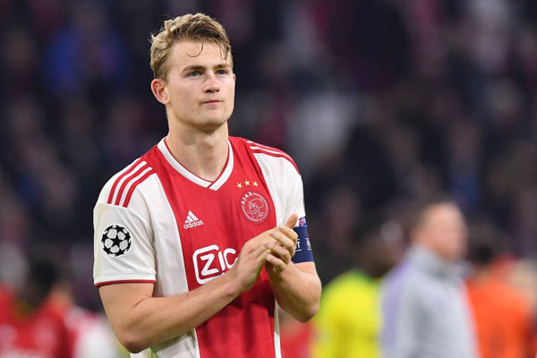  Kapten Ajax De Ligt Tolak Barcelona, Ini Alasannya