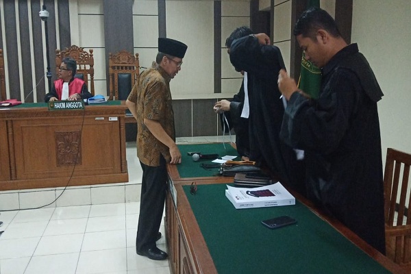  Korupsi APBD: Wakil Ketua DPR Taufik Kurniawan Dituntut 8 Tahun Penjara