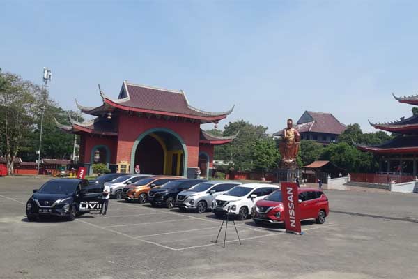 Test drive All New Nissan Livina dimulai dari Klenteng Sam Poo Kong, Semarang, menuju Solo dan Yogyakarta pada 24-25 Juni 2019. /BISNIS.COM-Aprianus Doni Tolok