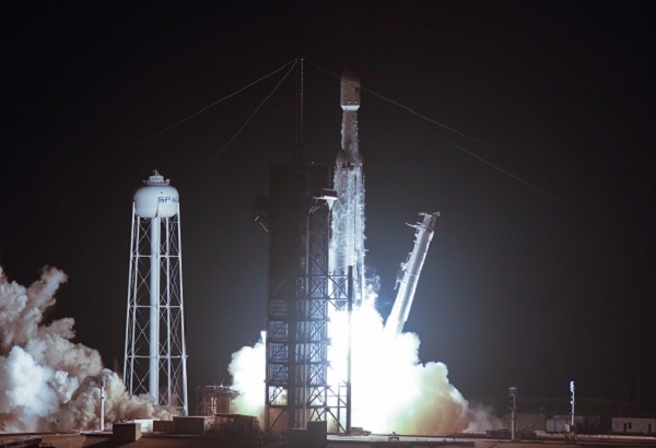  SpaceX Luncurkan Roket Falcon Heavy, Bawa 24 Satelit