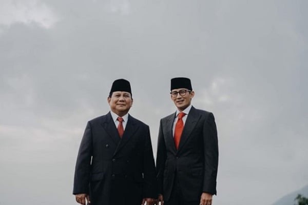  Jelang Putusan MK, Muncul Foto Prabowo-Sandi Tanpa Keterangan